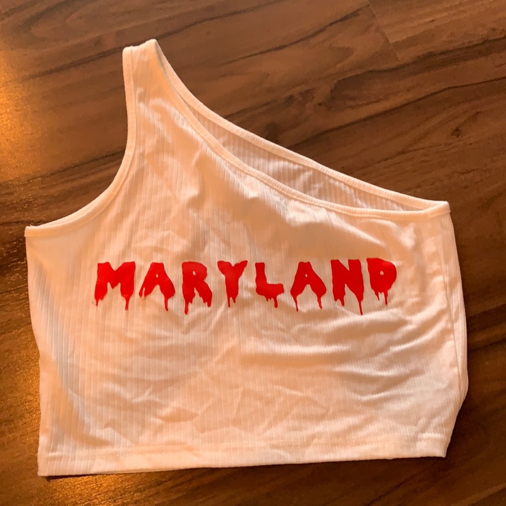 UMD white tailgate tank